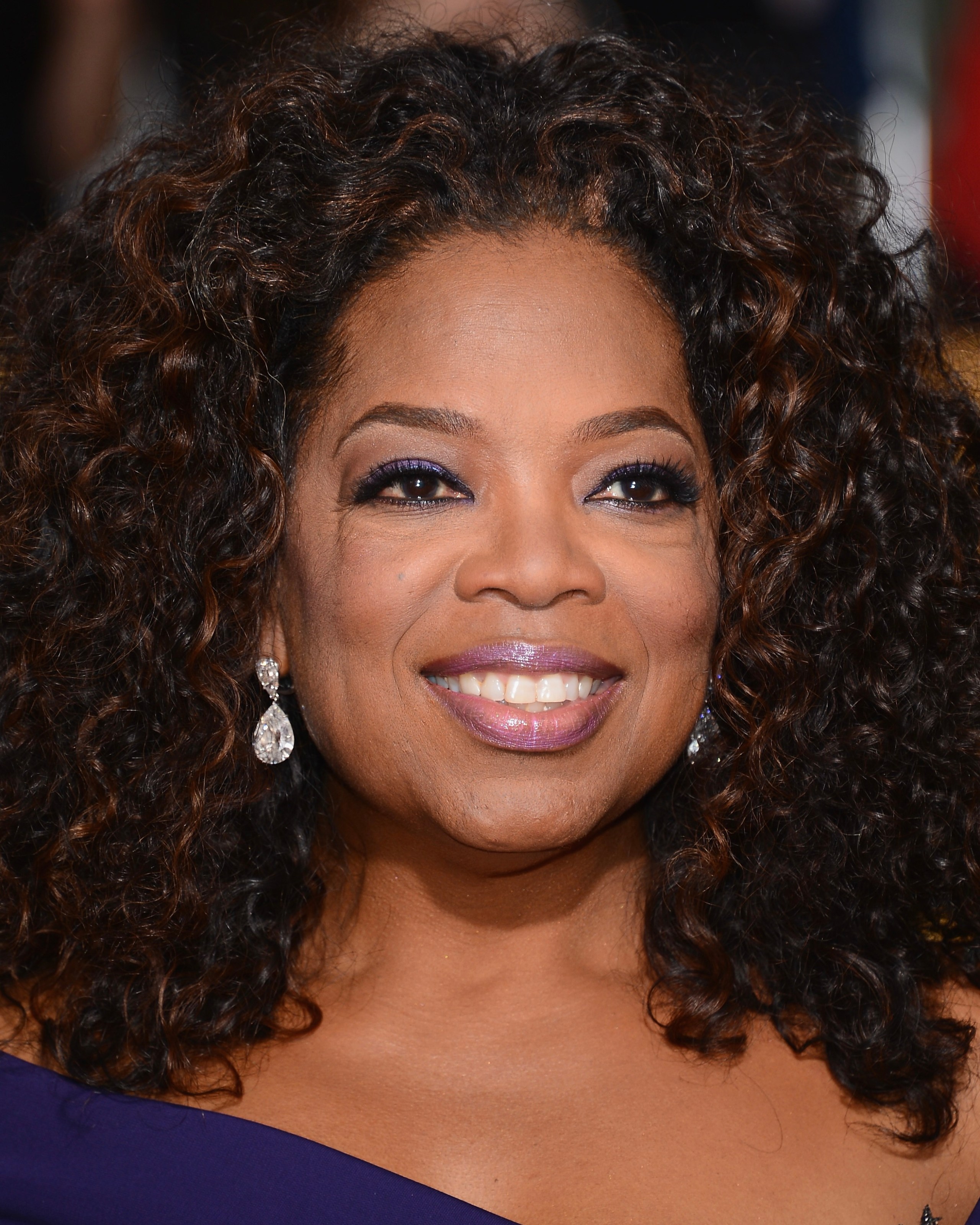 Oprah Wore Diamond Drop Earrings to the 2014 SAG Awards