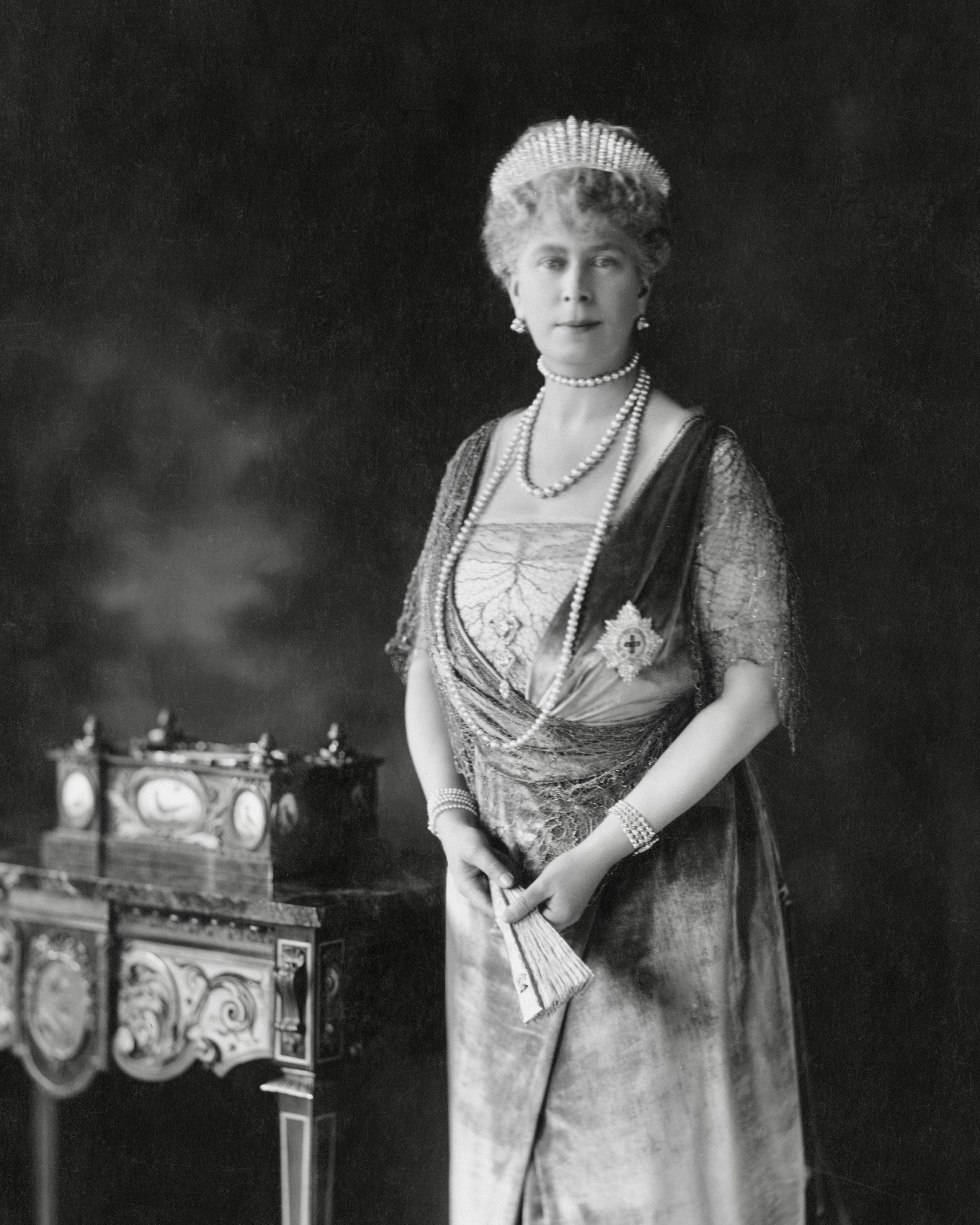 Queen Elizabeth II’s Wedding Day Tiara: Queen Mary’s Fringe Tiara