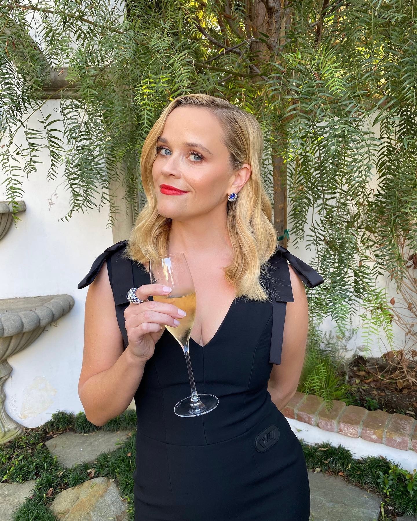 Reese Witherspoon wearing diamond jewellery