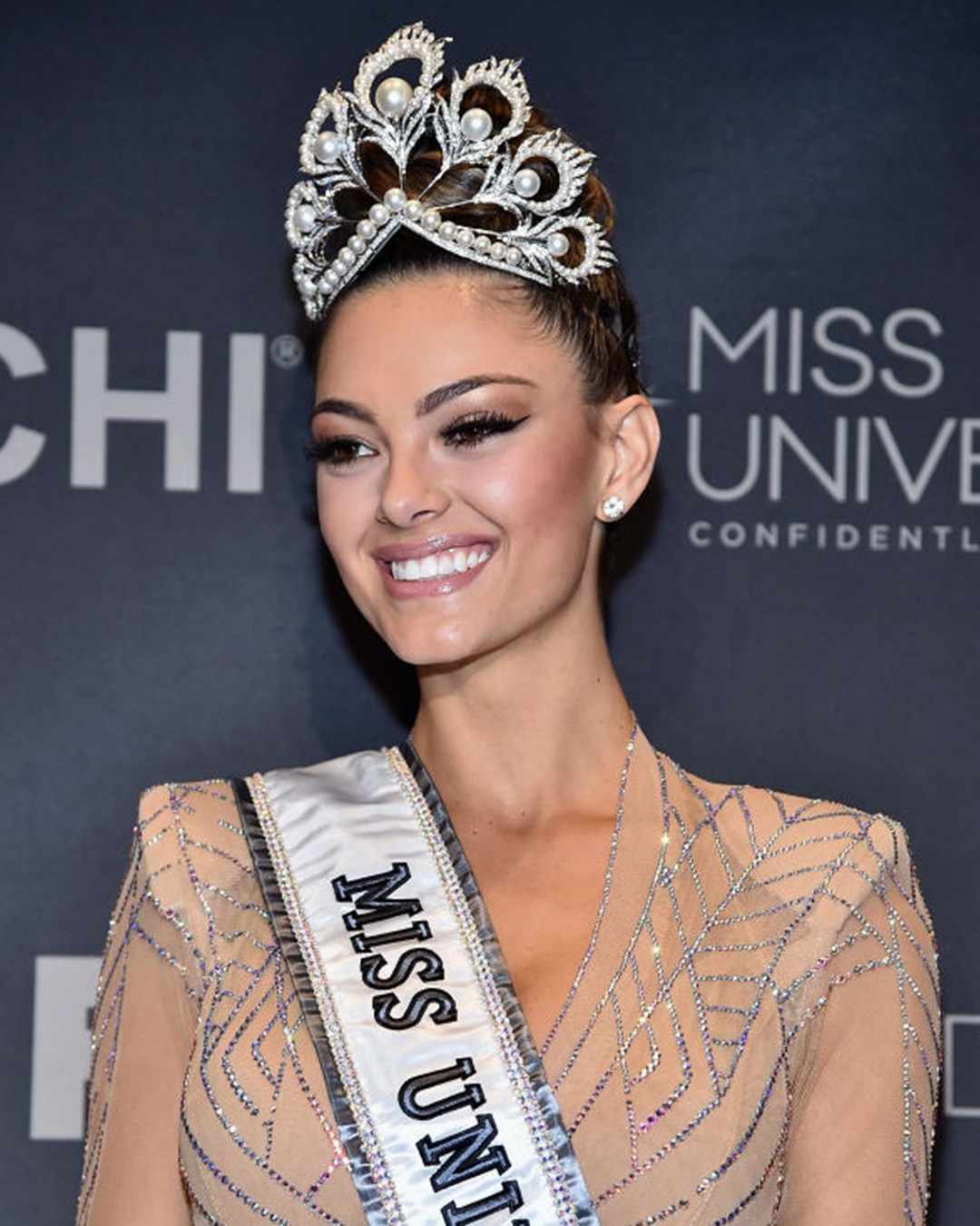 miss universe crown