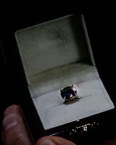 Carrie Bradshaw Sex and the City black diamond engagement ring
