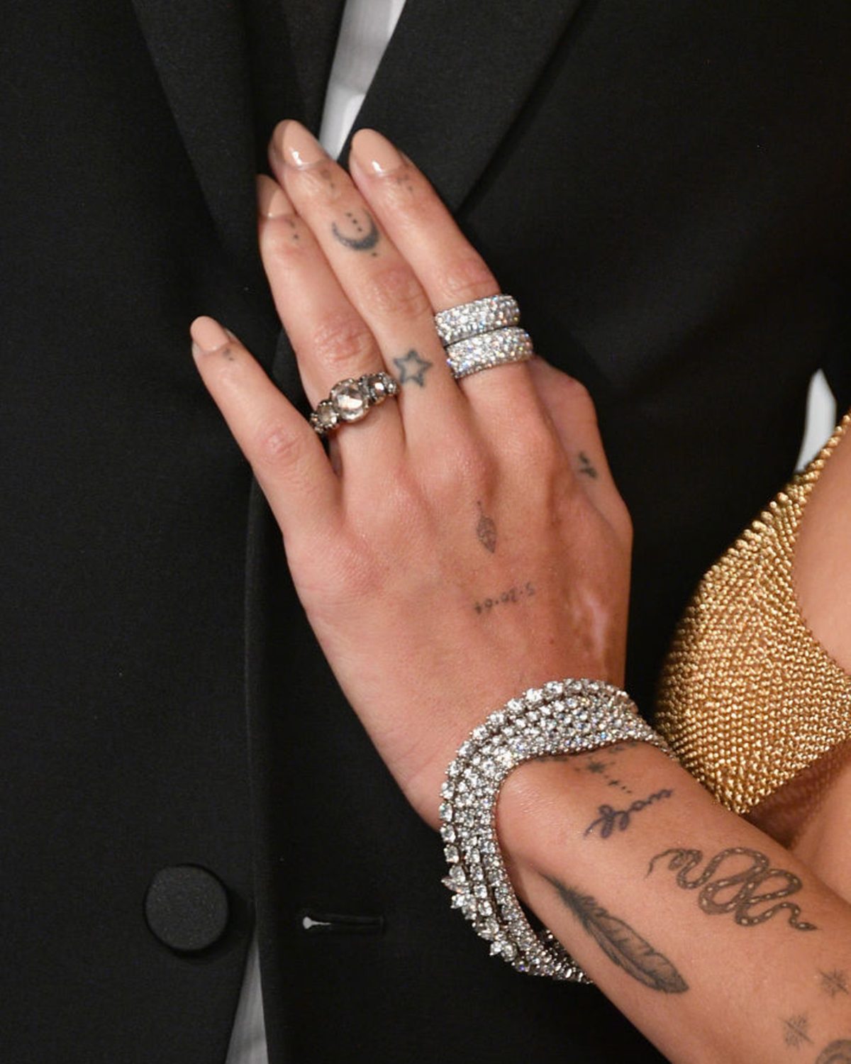 Zoë Kravitz attends 2019 Vanity Fair Oscar Party