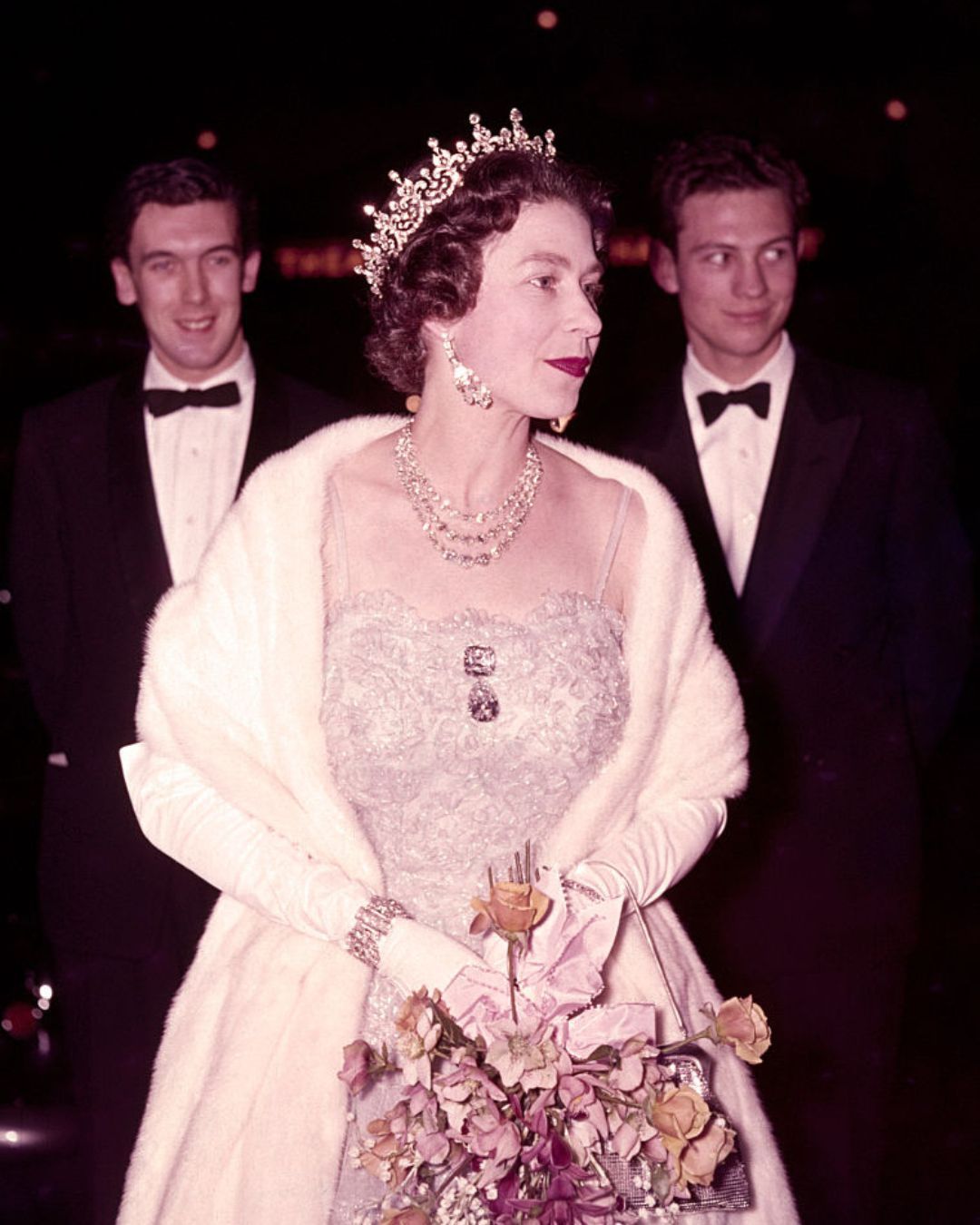 Queen Elizabeth II wearing Granny's Chips brooch A History of Diamond Brooches