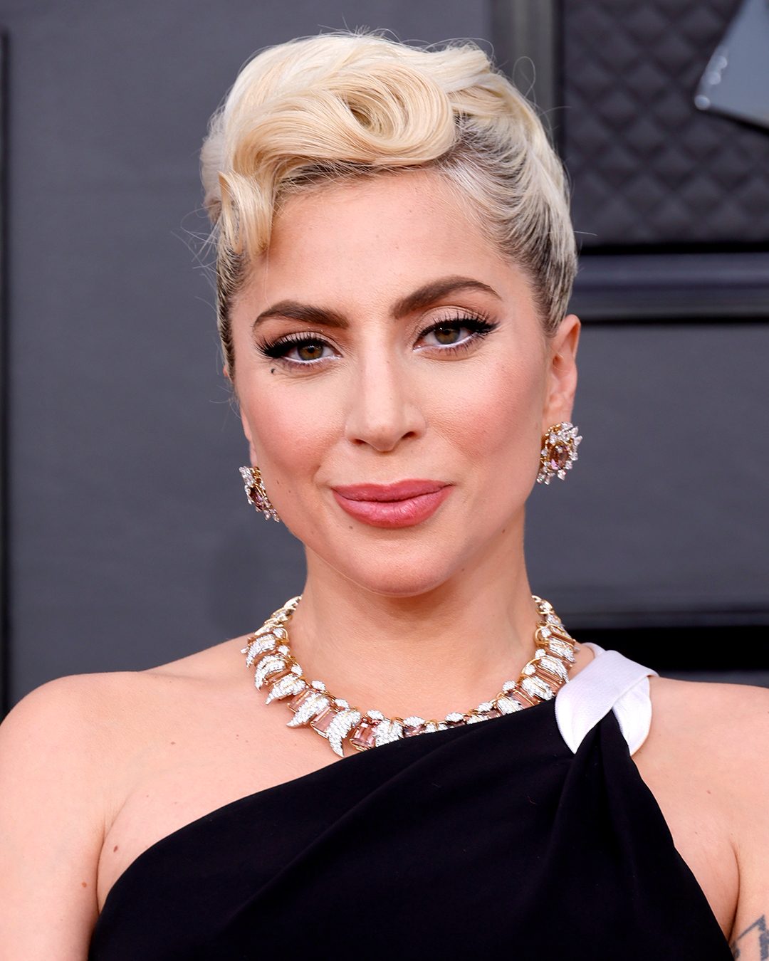 grammys 2022 diamond jewelry lady gaga