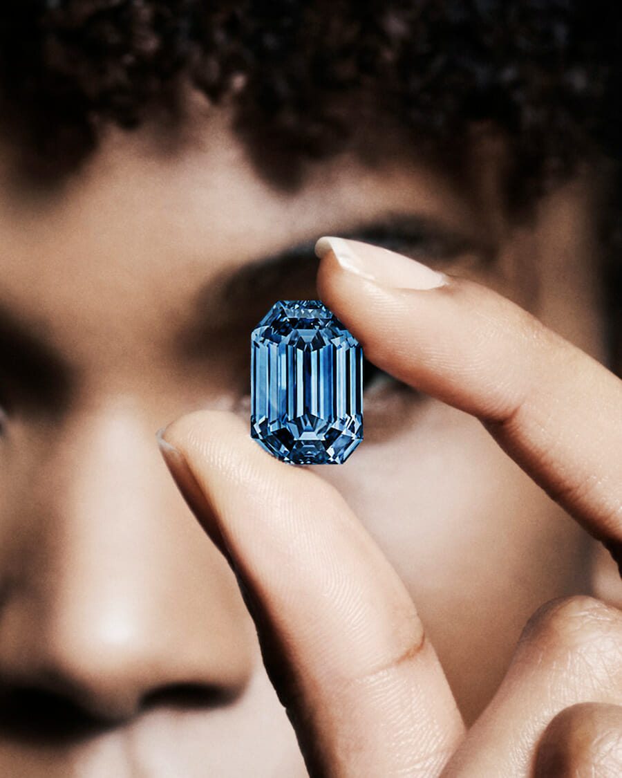 Diamond Colors: How blue diamonds are formed
