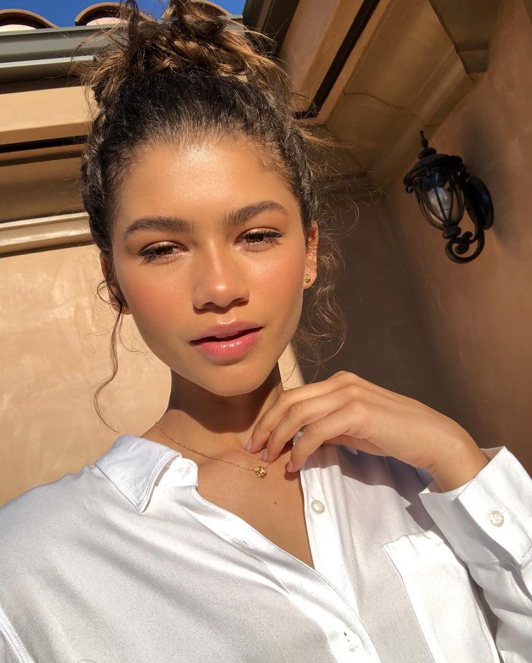 Zendaya wearing Piaget diamond pendant necklace