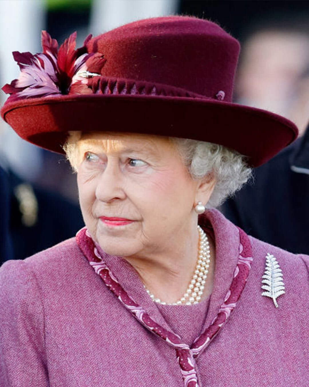 the queen elizabeth's jewels jubilee diamond royal
