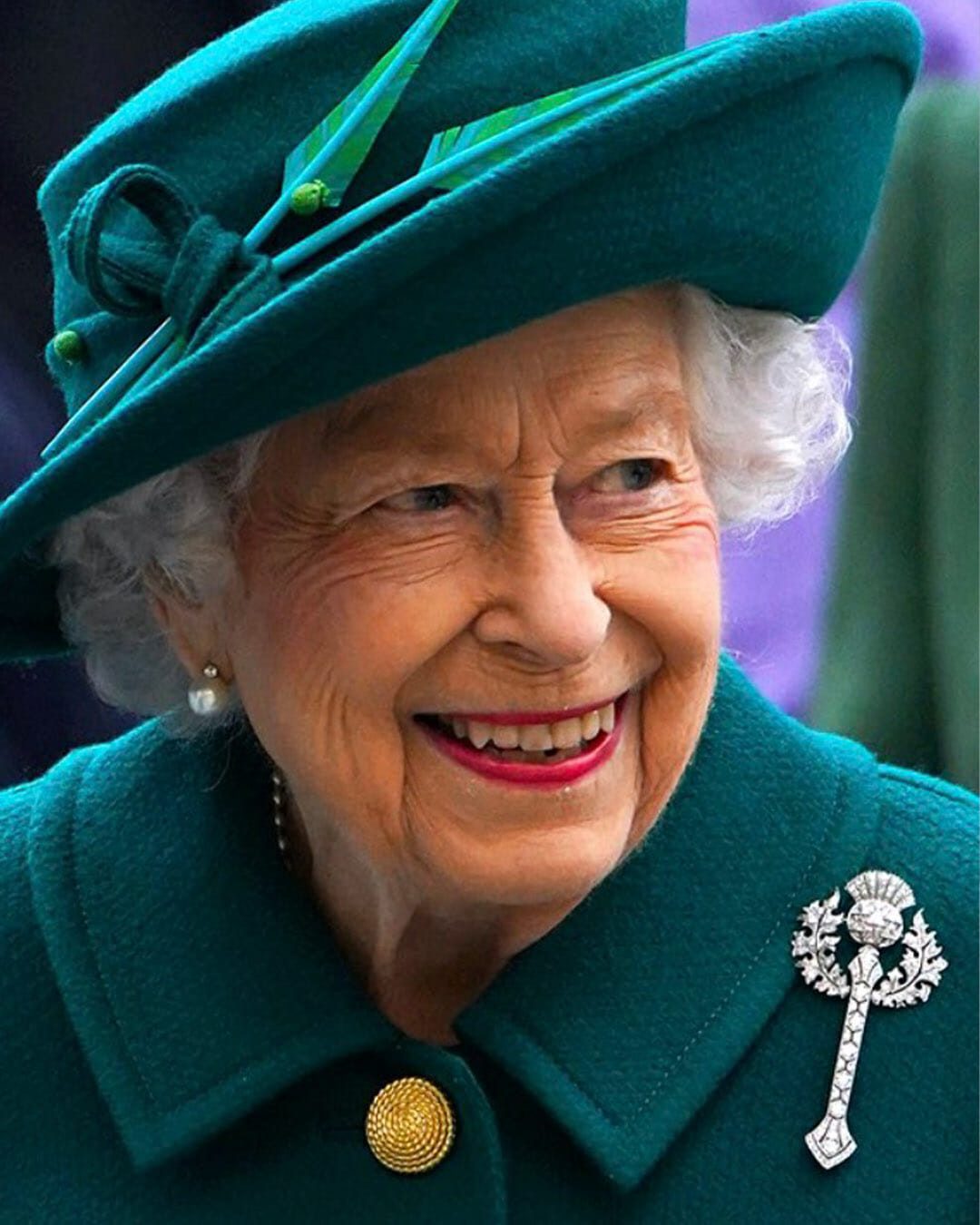 the queen elizabeth's jewels jubilee diamond royal