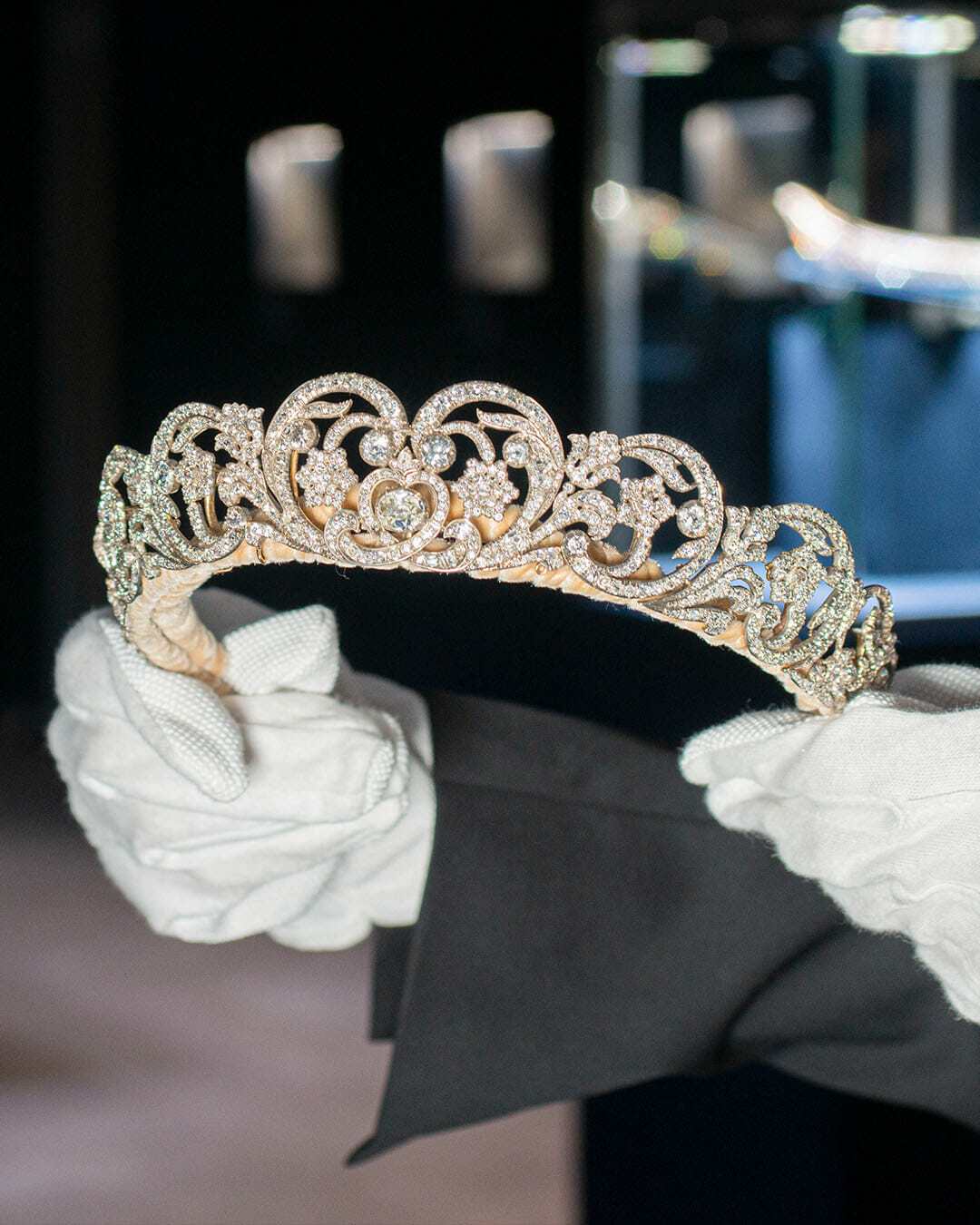 A close-up of the Spencer Tiara as seen at the Sotheby's Royal & Aristocratic Tiaras Exhibition, 2022. 