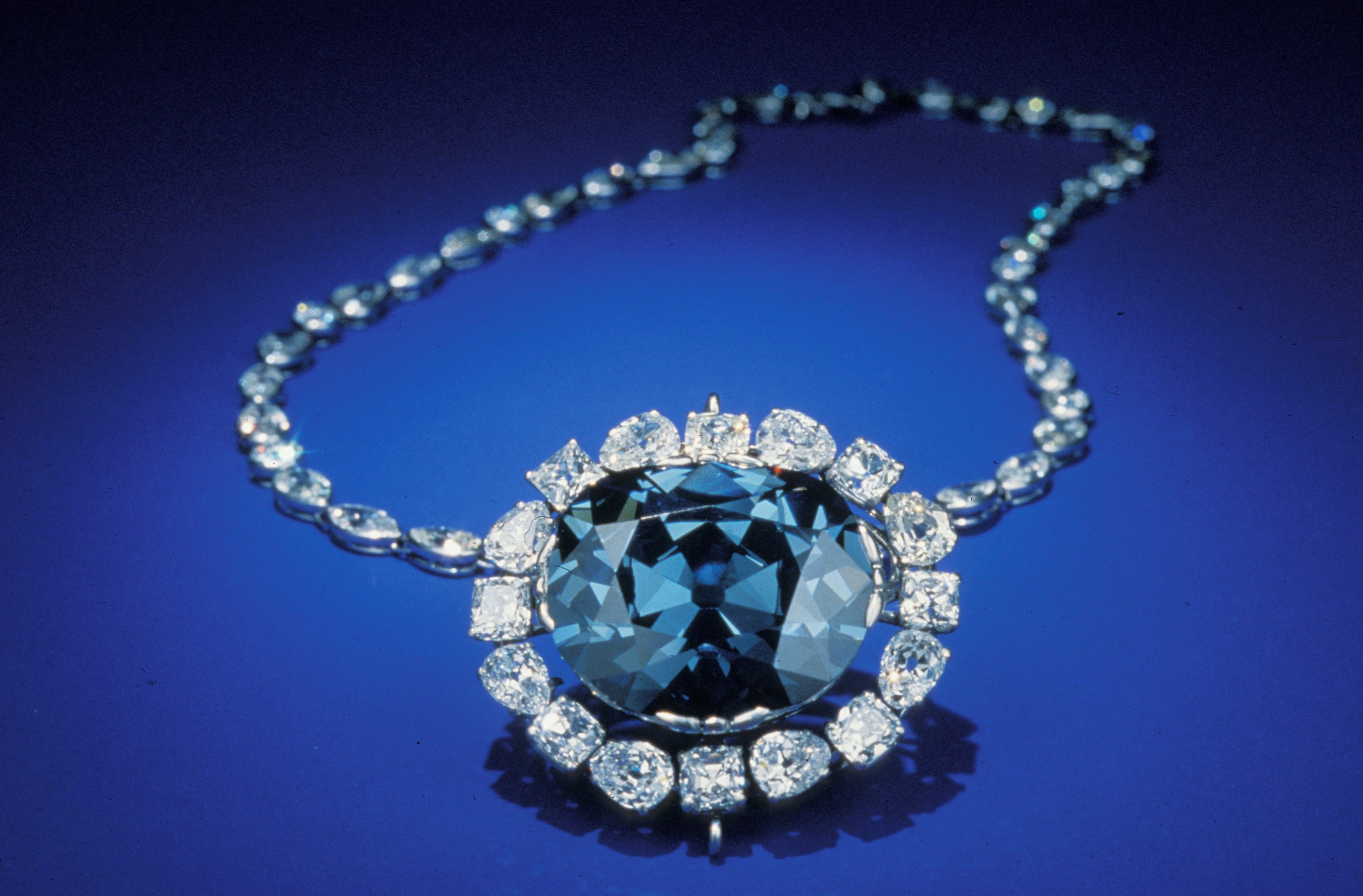 The Titanic Necklace Heart of the Ocean Necklace Was Inspired By the Hope Diamond