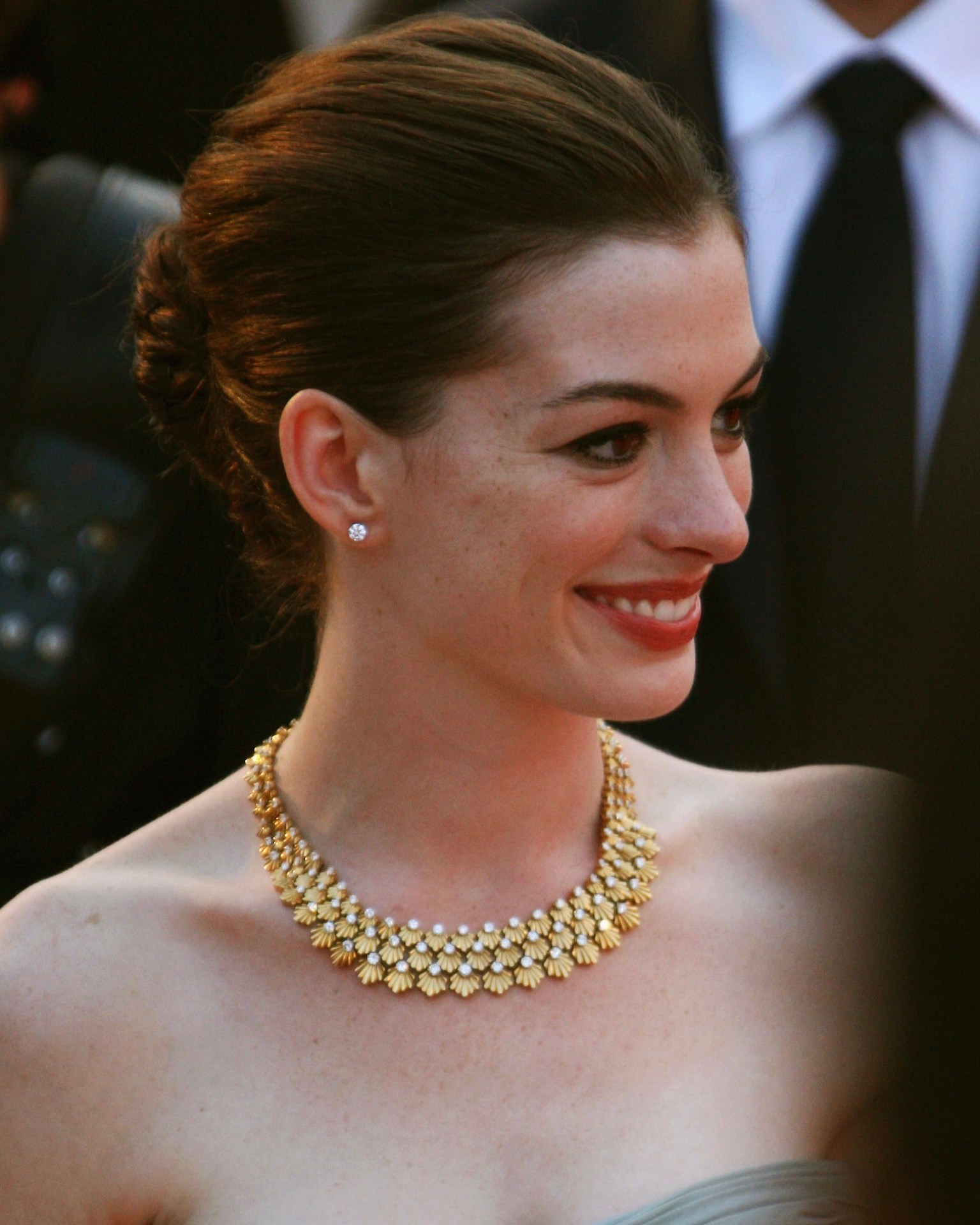 Anne Hathaway attends the 'Rachel Getting Married' film premiere at the Sala Grande during the 65th Venice Film Festival