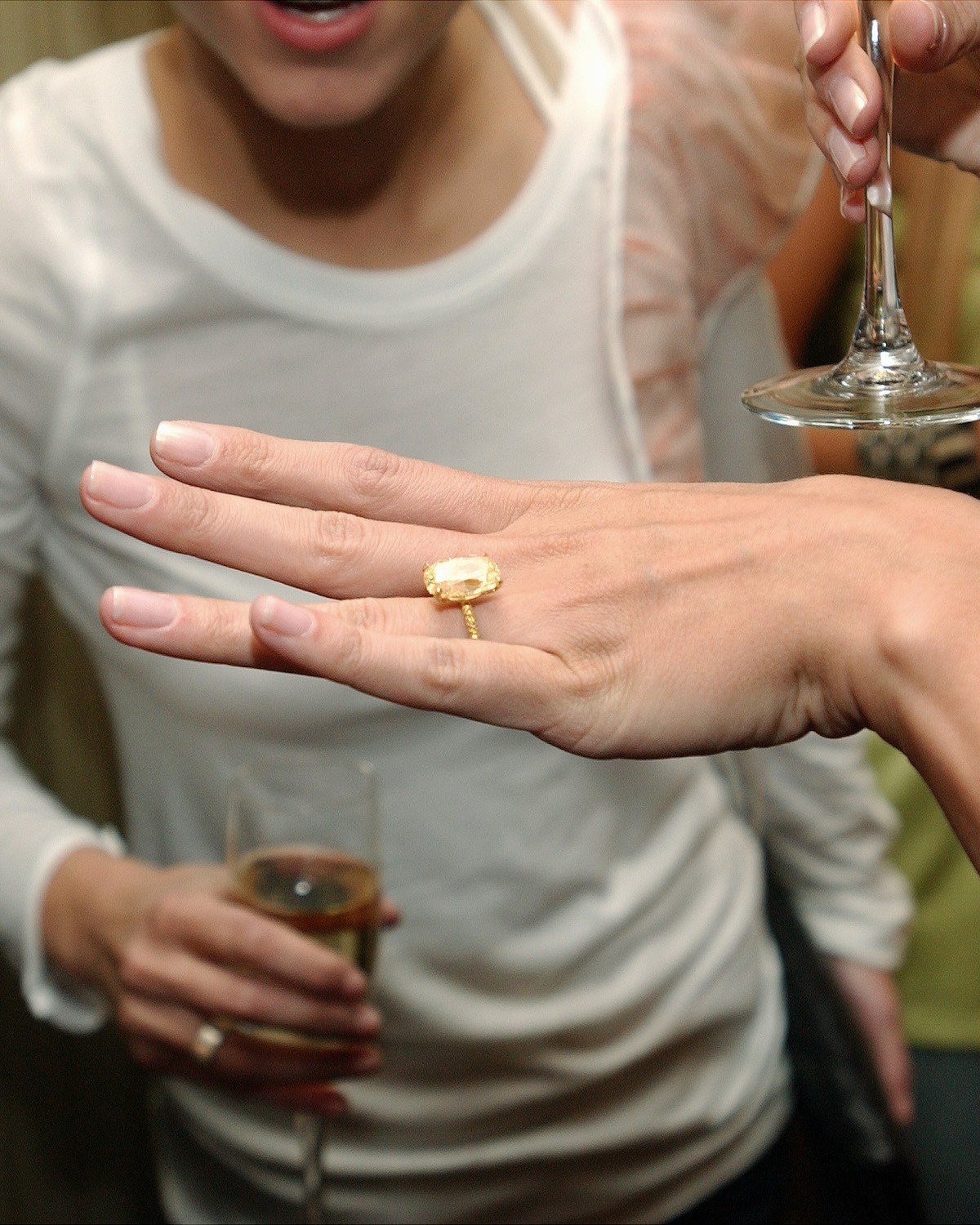 Heidi Klum shows off her yellow diamond ring