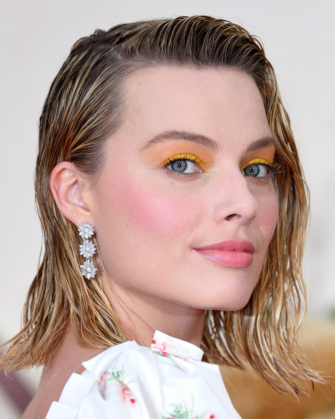 Margot Robbie Wore Daisy Diamond Drop Earrings in 2017