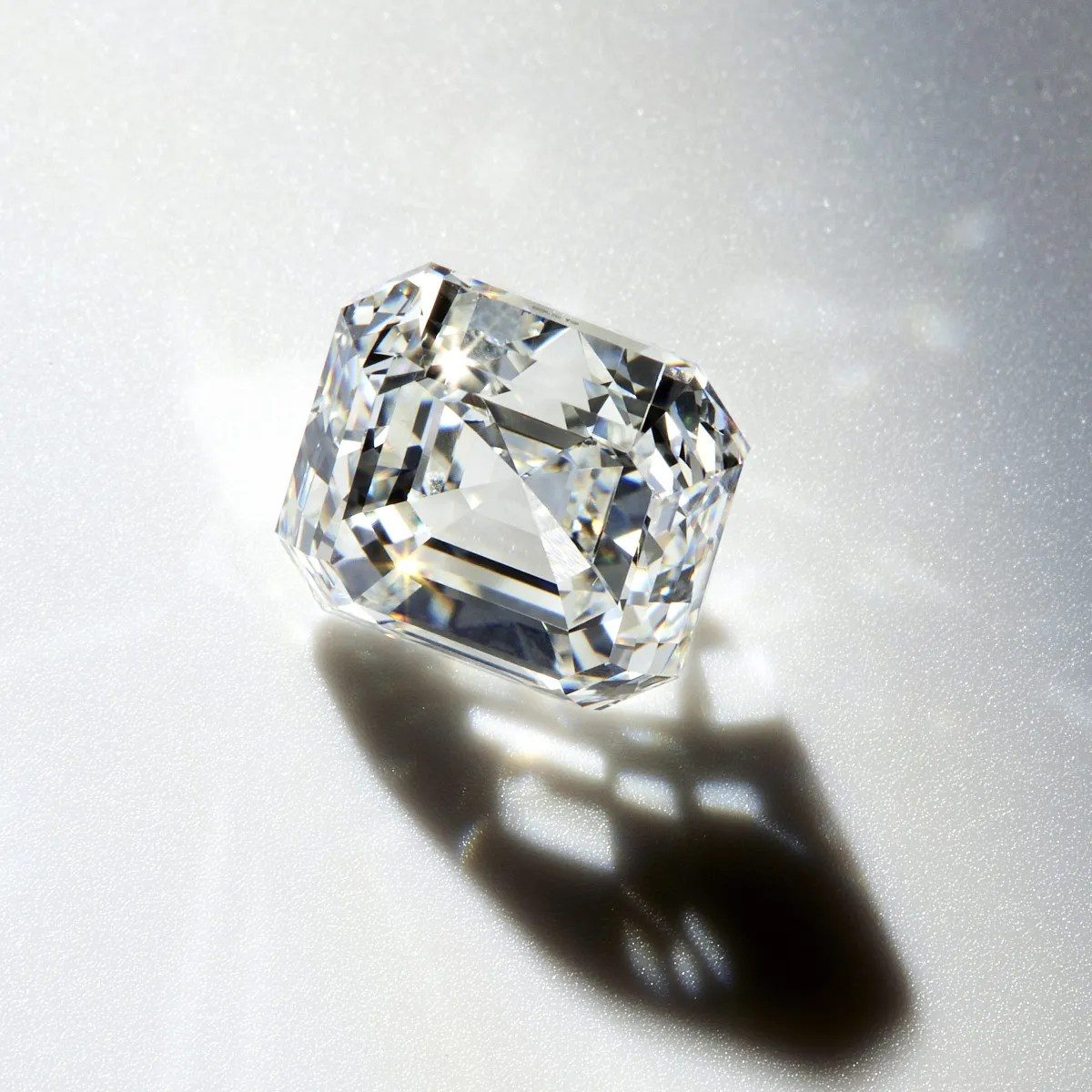 Asccher Cut Ring: Asscher cut diamond 