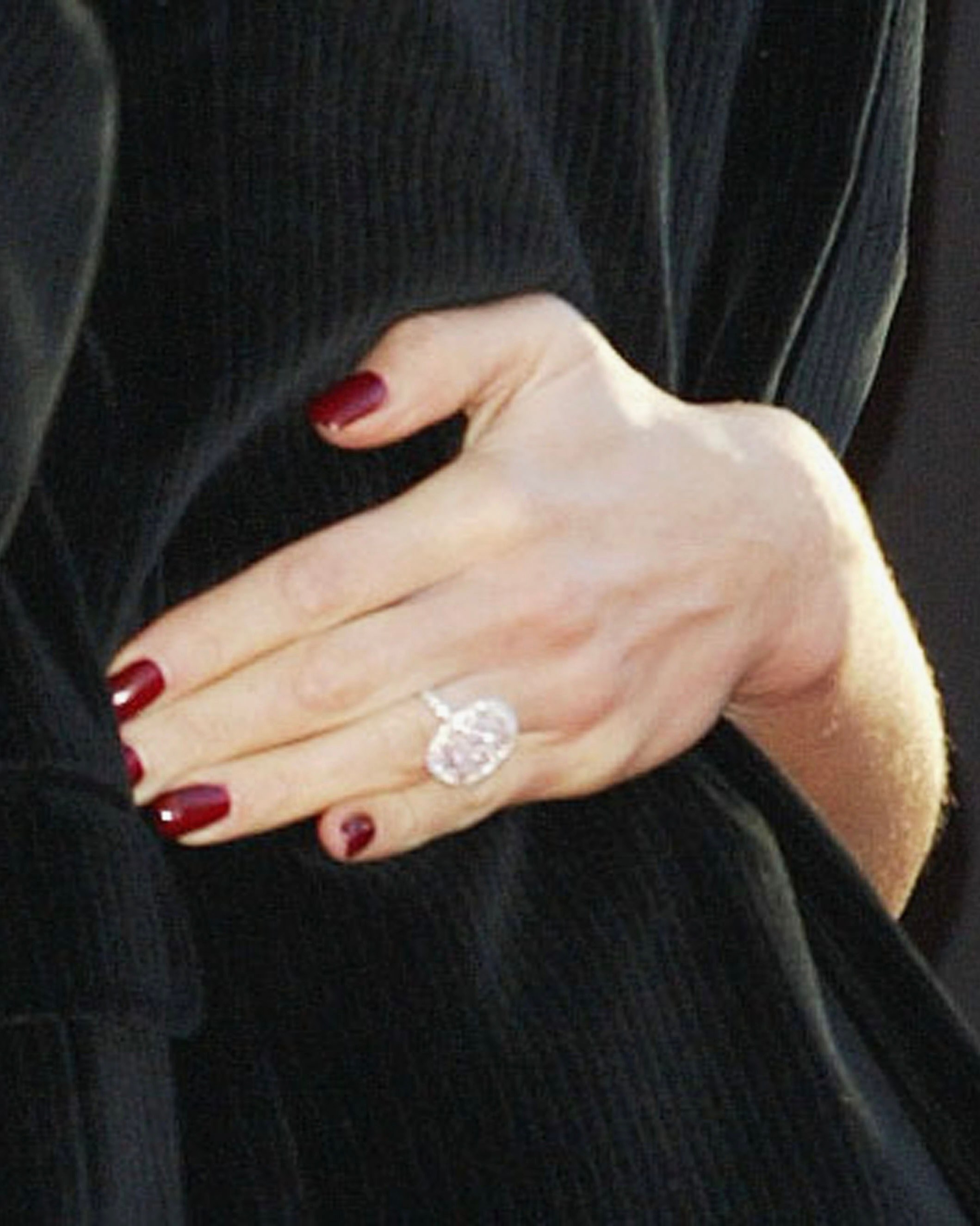 Victoria Beckham’s pink oval-cut diamond ring