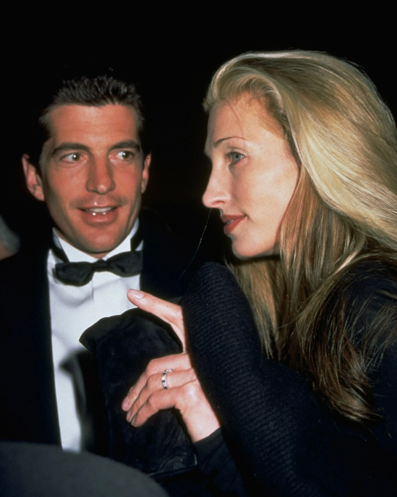 John F. Kennedy Jr. and publicist fiancé Carolyn Bessette-Kennedy, who wears her diamond and sapphire eternity band, circa 1996. (Getty Images)