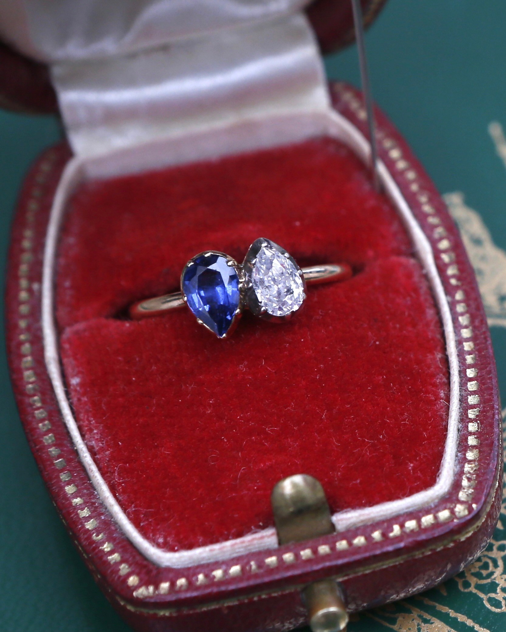 A diamond and sapphire engagement ring given in 1796 by Napoleon Bonaparte to Josephine de Beauharnais