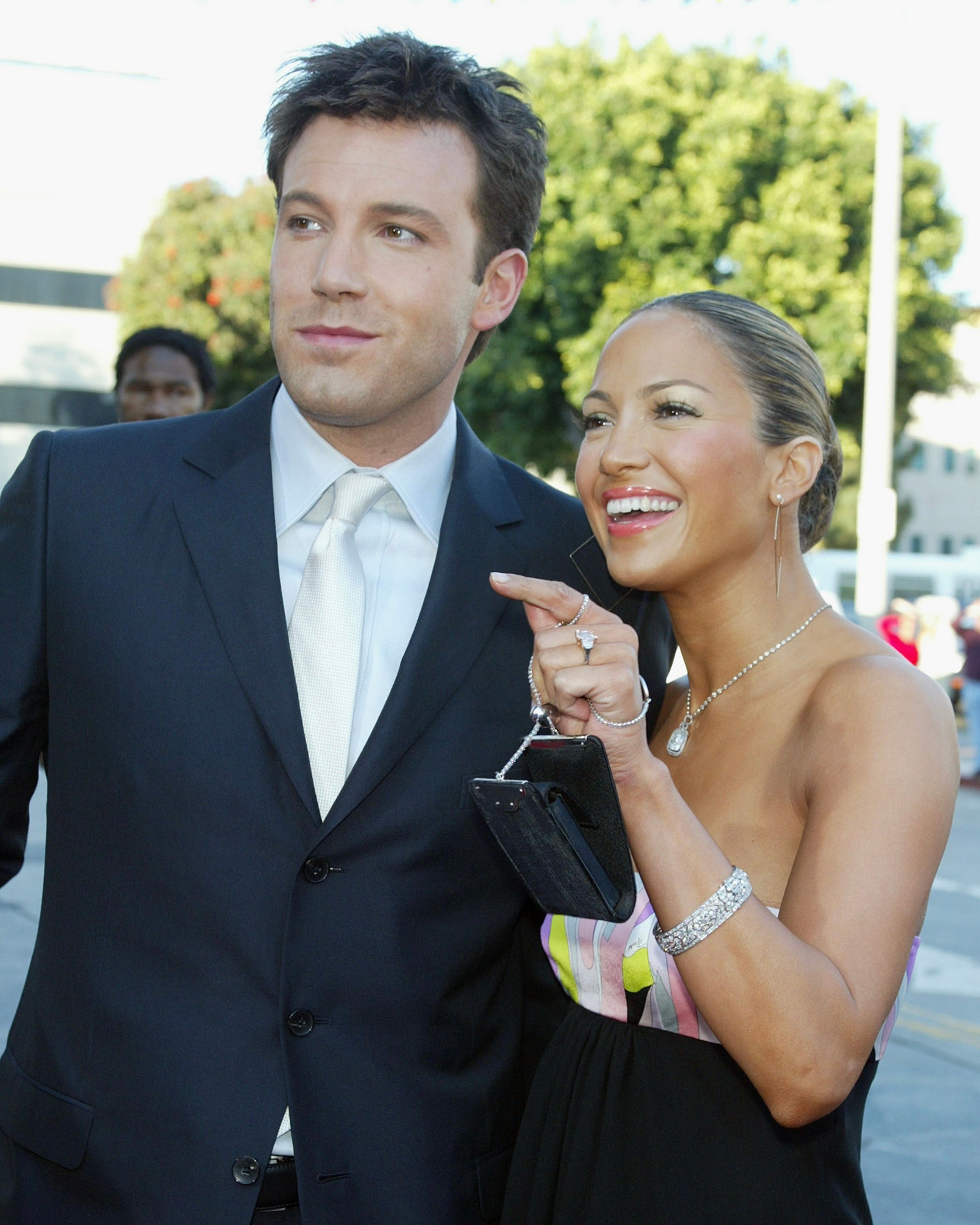 Ben Affleck Proposed to Jennifer Lopez with a Pink Diamond Harry Winston Engagement Ring in 2003