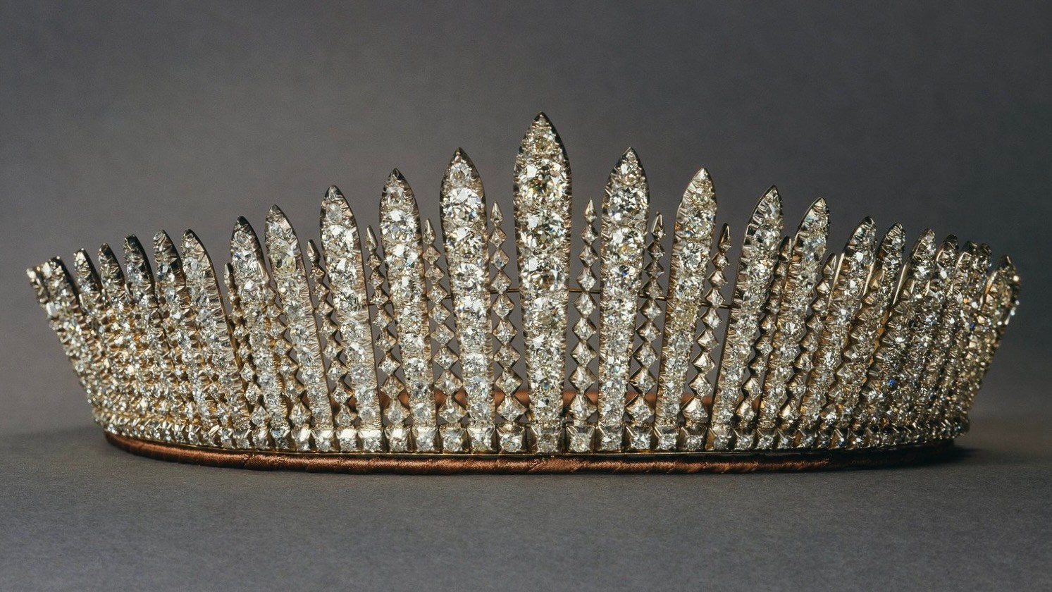 Queen Elizabeth II Wore a Convertible Tiara on Her Wedding Day Queen Mary's Fringe Tiara