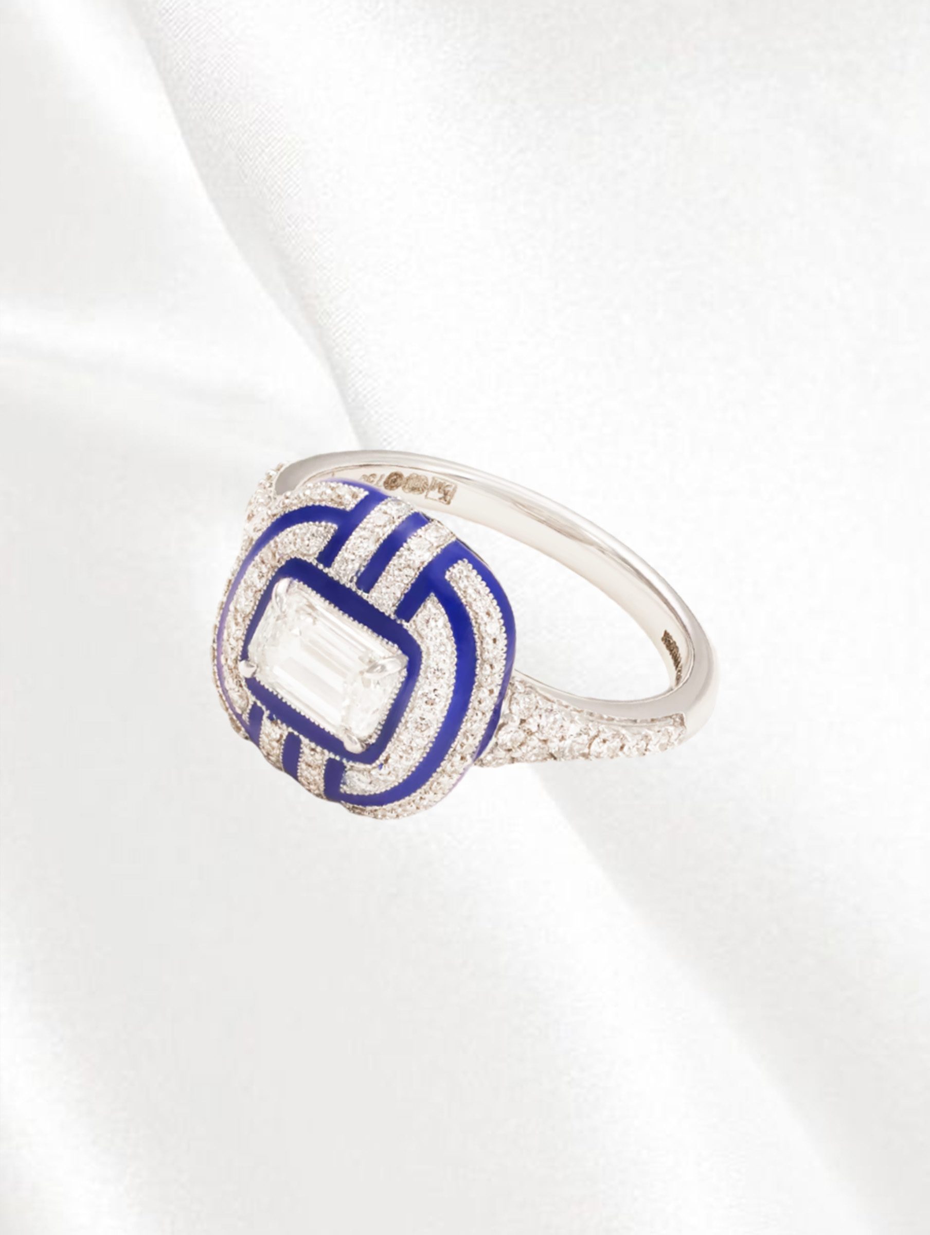 Royal blue art deco-inspired ring with an emerald-cut diamond from Kamyen