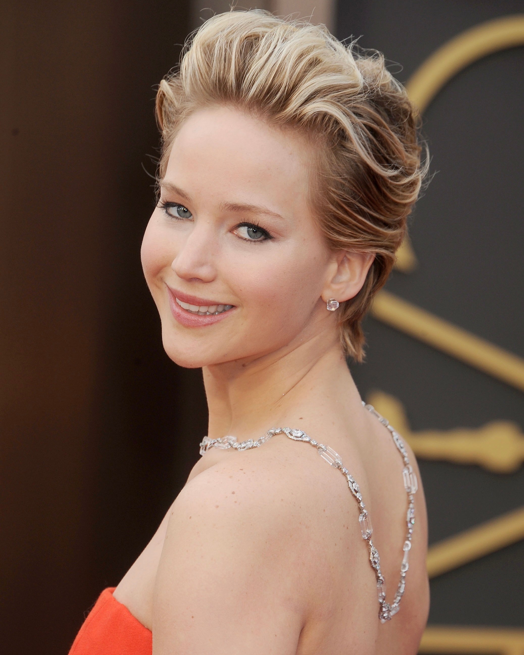 Oscars Jewelry: Jennifer Lawrence wears Neil Lane back necklace 2014 Academy Awards