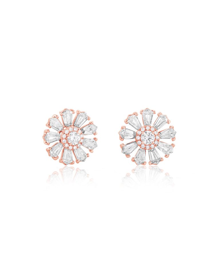 Floral earrings by 64 Facets: A masterpiece of intricate design