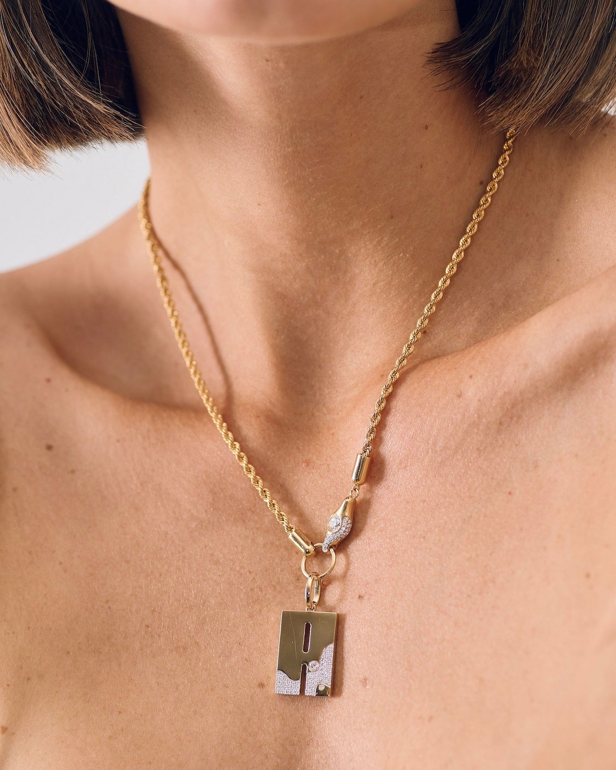 affordable diamond jewelry: diamond pendant