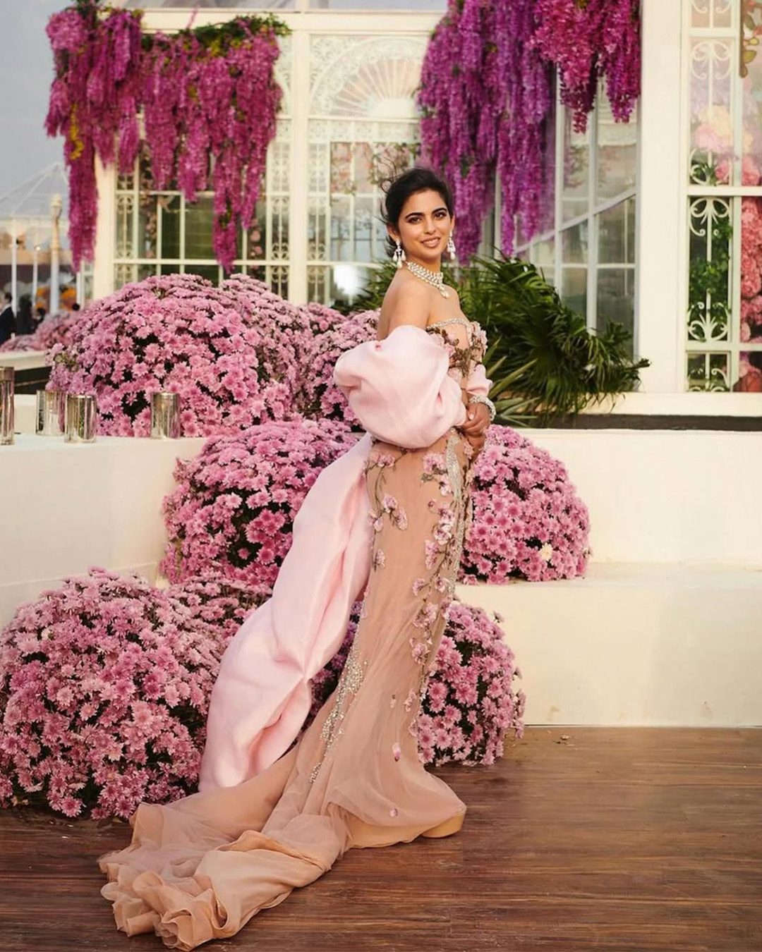 Isha Ambani in Viren Bhagat jewellery with pearls and diamonds.
