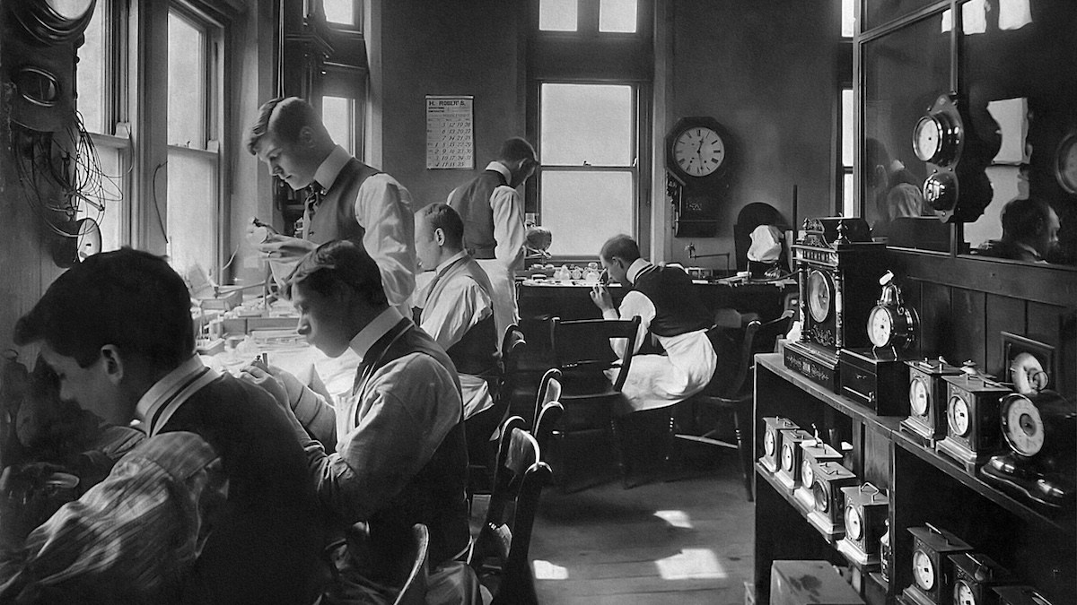As jeweler Hancocks London opens up its new Georgian atelier, we're looking back on its substantial history, including the jewelry workshops of 1910.