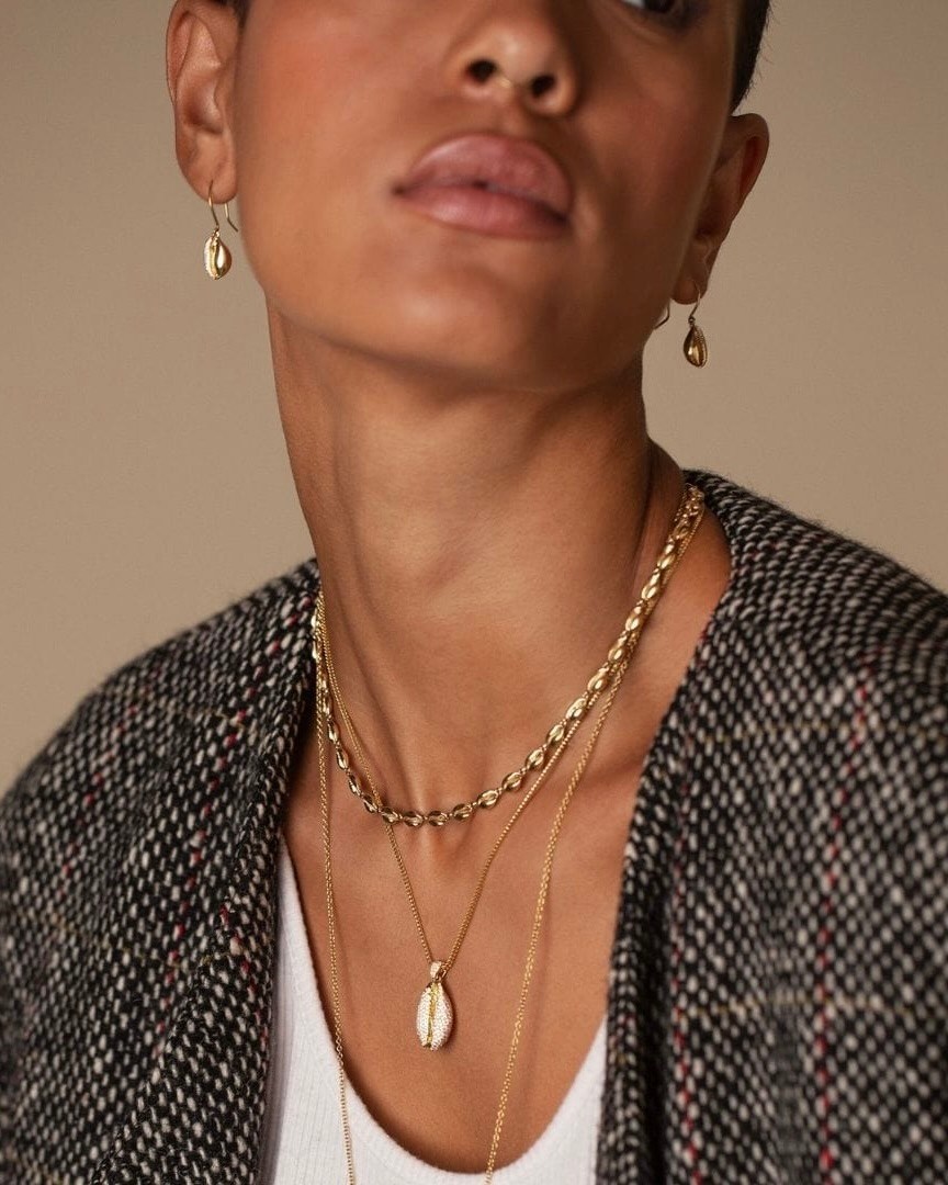 Almasika Le Cauri Endiamanté Necklace with pavé diamonds