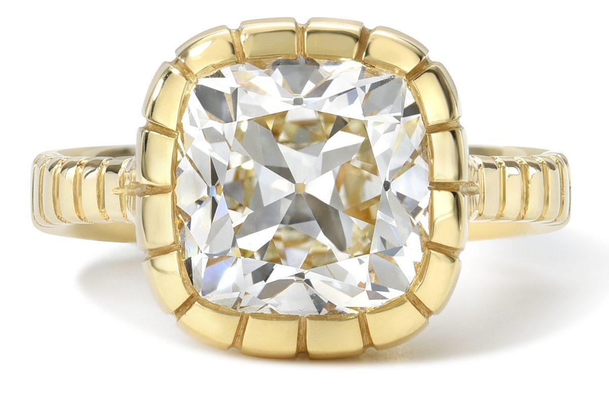 Retrouvai Cushion Brilliant Diamond Heirloom Bezel Ring