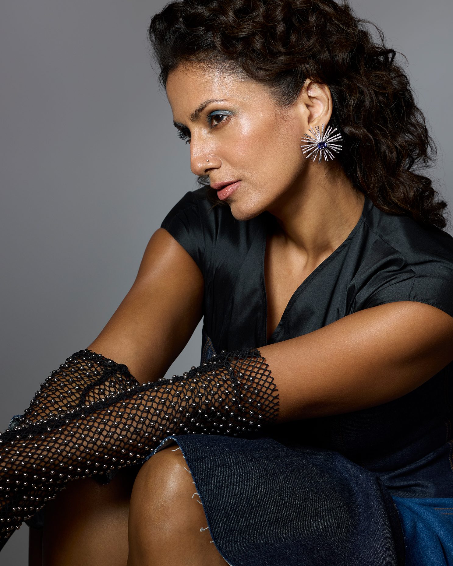 Rosa Amoris jewellery with top and skirt from Moonray
