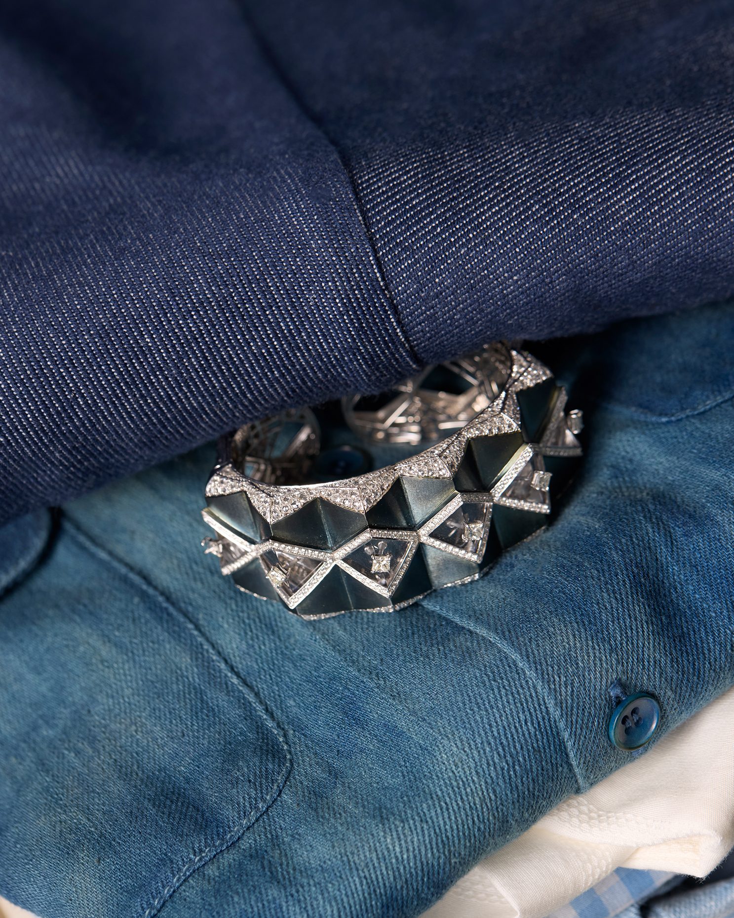 Antara Jewellery featured with an elegant saree designed by Diksha Khanna