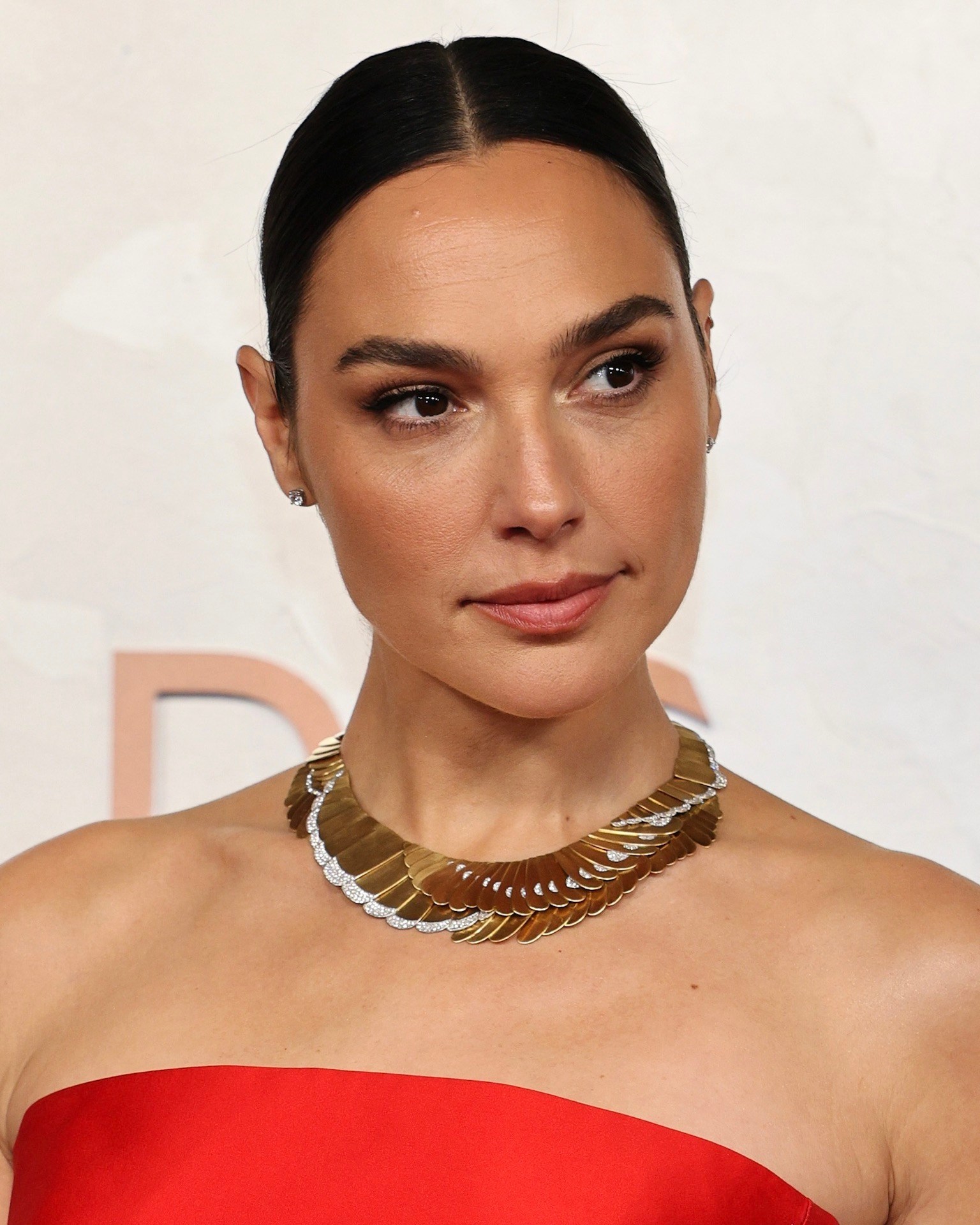 Gal Gadot Wore a Vintage Necklace from the Tiffany & Co. Archives to the 2025 Oscars