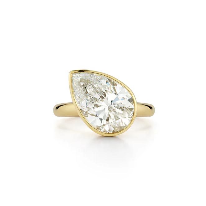pear shaped diamond ring