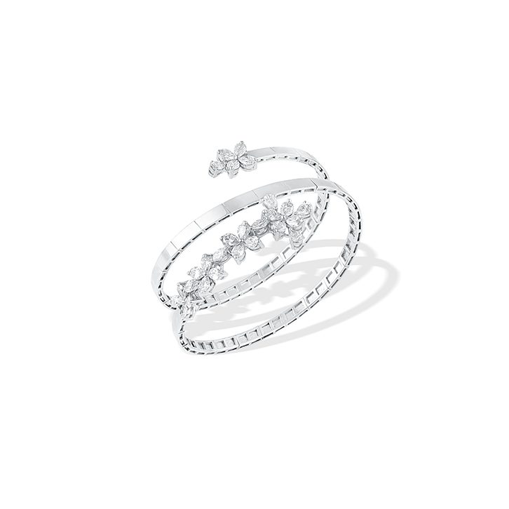 Elegant spiral bracelet by Aisshpra collection