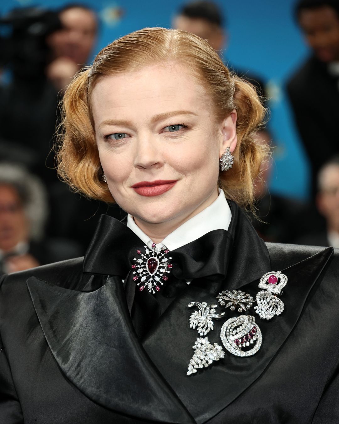 Sarah Snook Wore an Assortment of Diamond Brooches to the Met Gala 2025