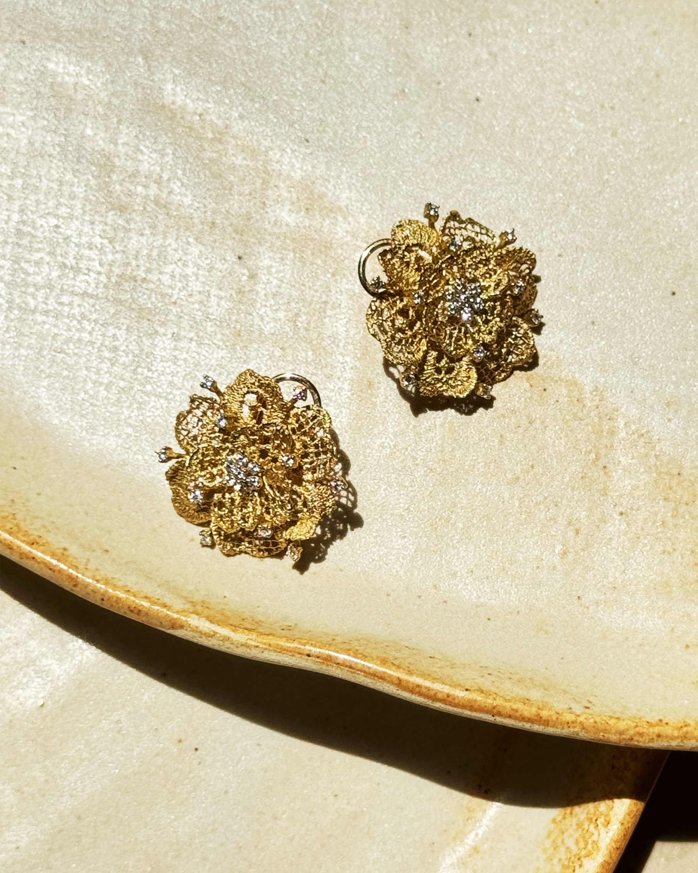 Exquisite natural diamond earring set