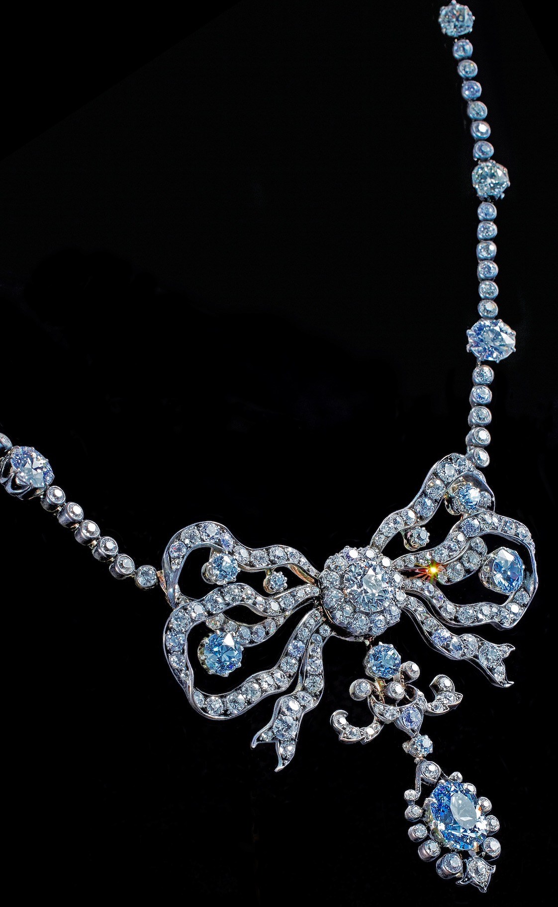 Rare diamonds: Cullinan Blue necklace