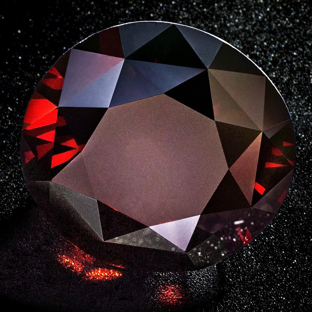 Rare diamonds: DeYoung red diamond