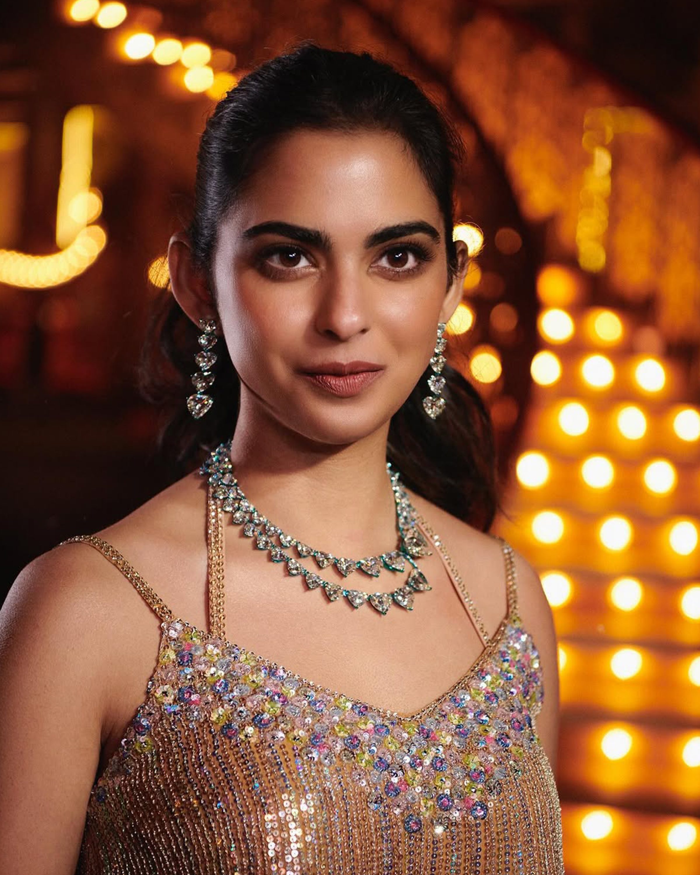 Heart solitaire string by Glenn Spiro paired with matching earrings at Anant Ambani’s pre-wedding