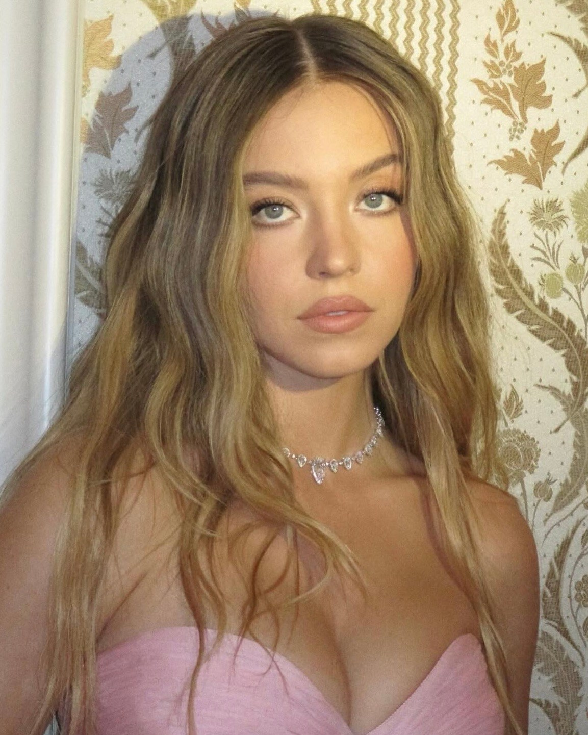 Sydney Sweeney wearing Messika diamonds for Lauren Sánchez & Jeff Bezos Wedding