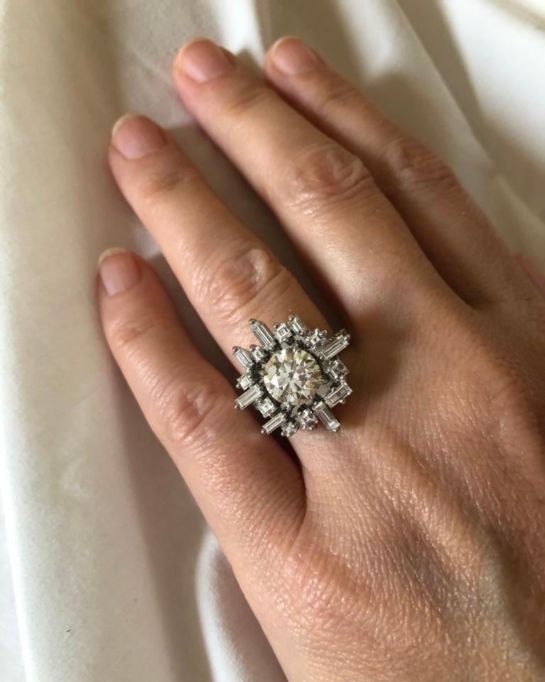 Natural diamond engagement ring shopping tips