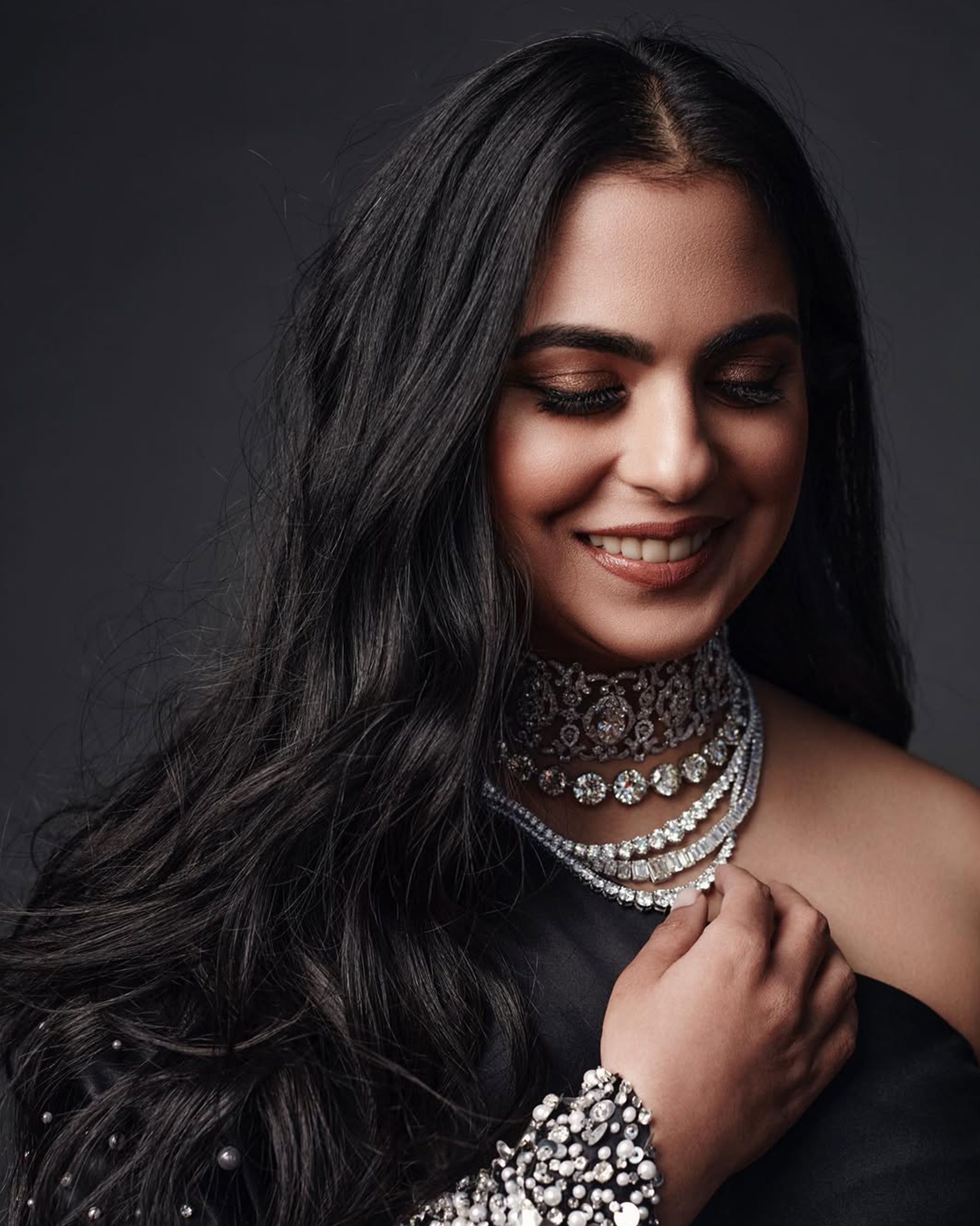 Lorraine Schwartz diamond layered neckpiece, drop earrings and bracelet at the MET Gala 2023