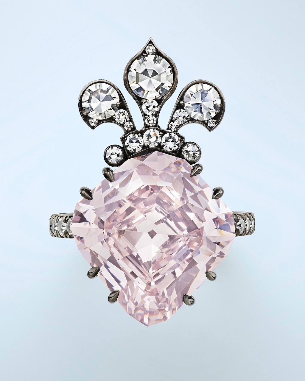 The Marie-Thérèse Pink Diamond (Photography by Steven DeVilbiss)