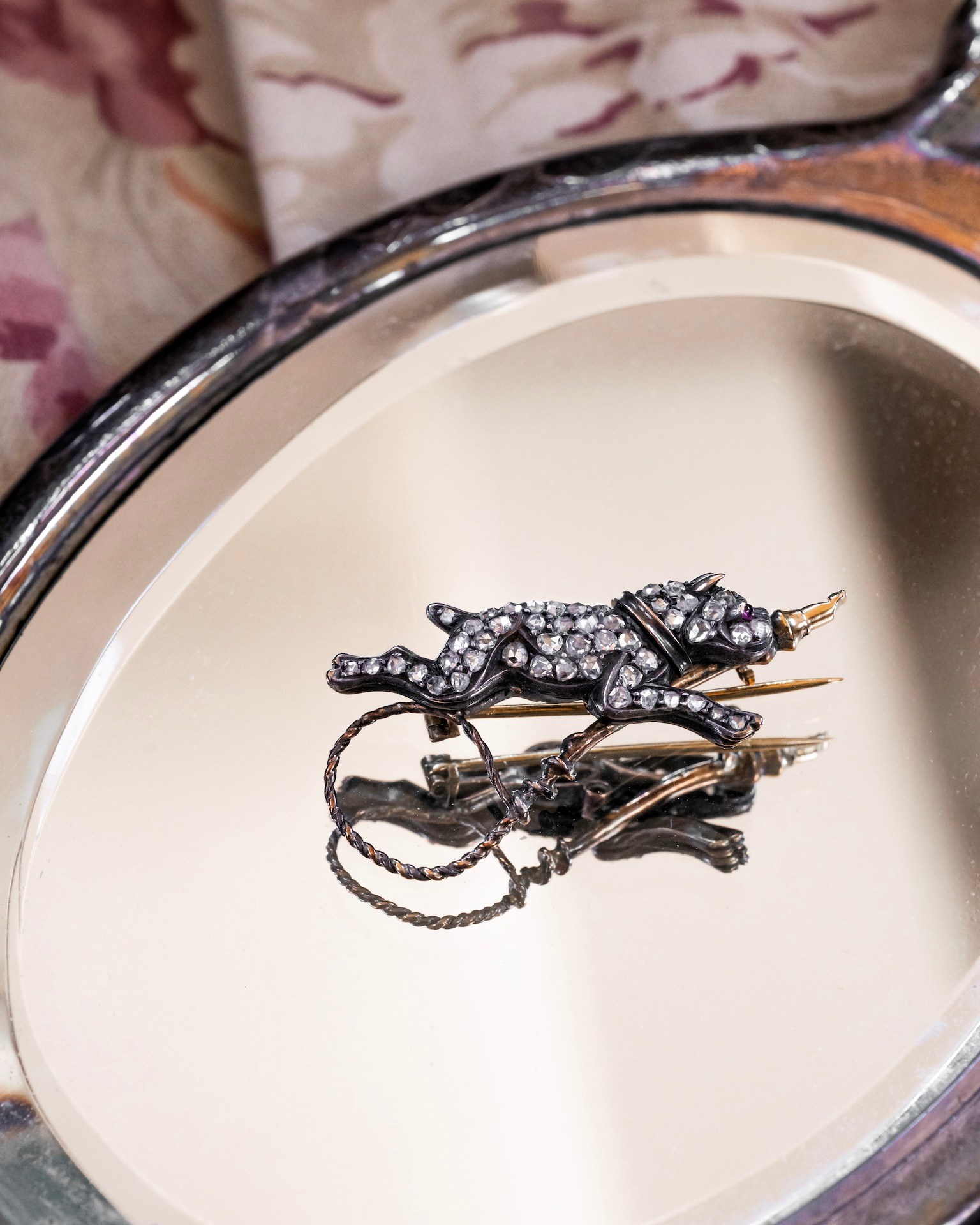 Learn all about Lynn Yaeger's Antique Jewelry shopping tips vintage diamond dog brooch