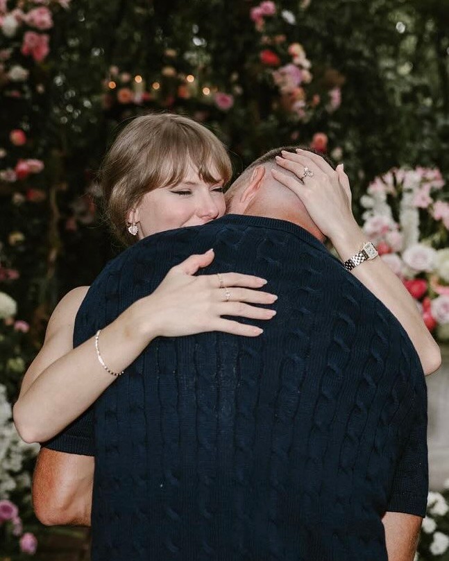 taylor swift engaged taylor swift engagement ring - Best Celebrity Engagement Rings of All Time