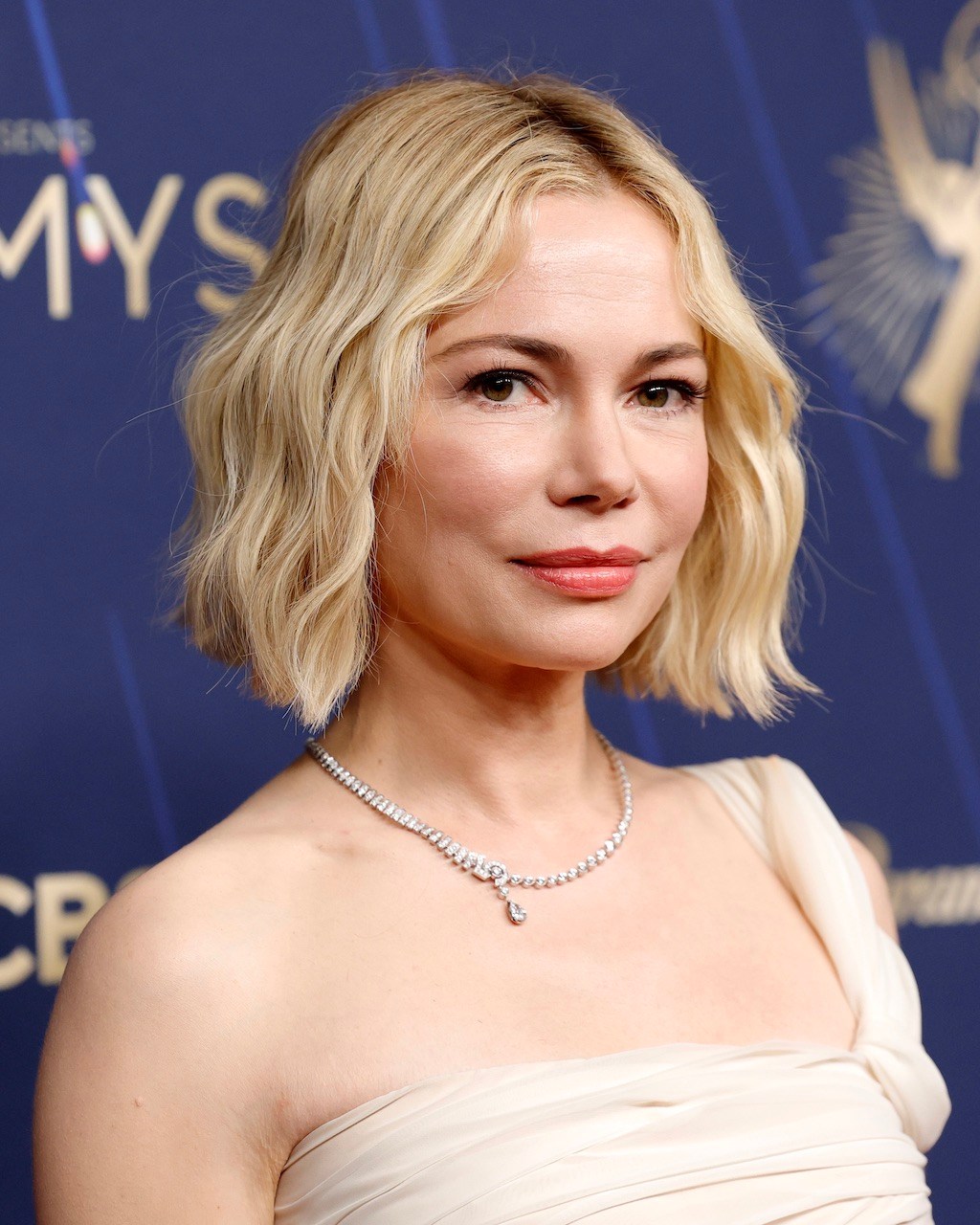 Michelle Williams Wore Chanel Jewelry to the 2025 Emmy Awards