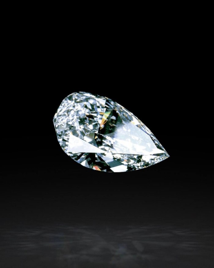 Victoria's Secret 60.19-carat pear-shaped Mouawad Mondera diamond Fantasy Bra