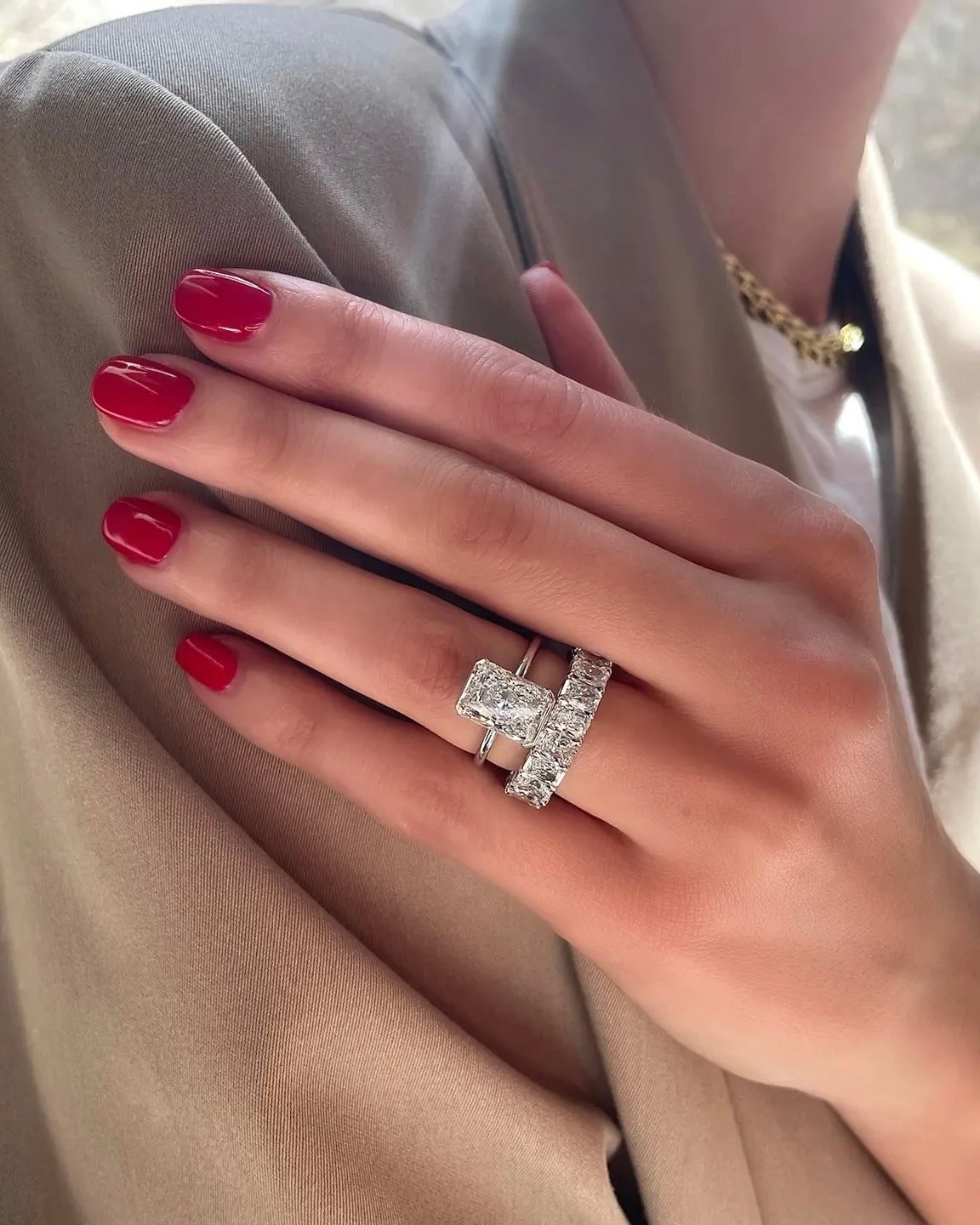 Material Good Radiant Cut Diamond Solitaire Engagement Ring